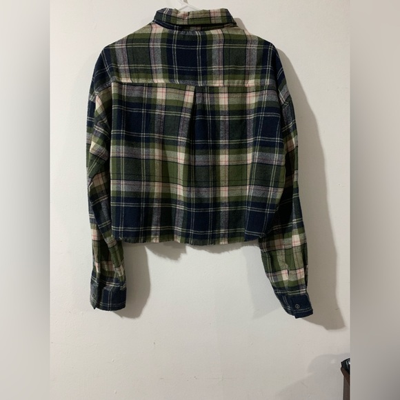 Green plaid button up flannel cropped - Picture 2 of 2